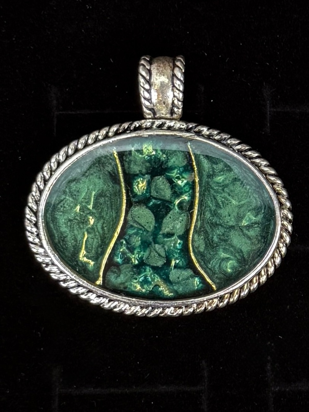 Gorgeous KC Design green silvertone pendant + free 16” cord necklace